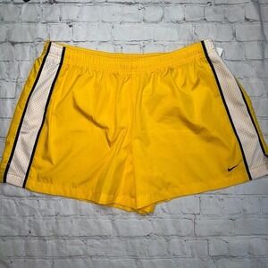 Vintage (Never Worn) Women’s XL (16/18) Nike Yellow Running Shorts